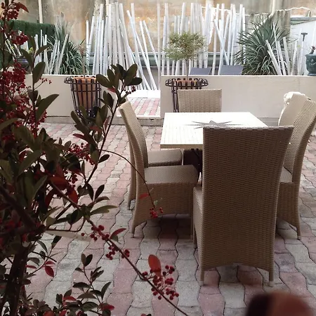 Les Iles Apartment